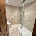 1 Bed In 95118 Ambleside