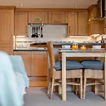 1 Bed In 95118 Ambleside