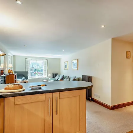 1 Bed In 95118 Ambleside