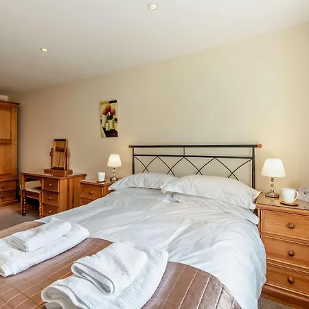 1 Bed In 95118 Ambleside