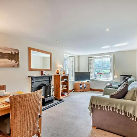 1 Bed In 95118 Ambleside