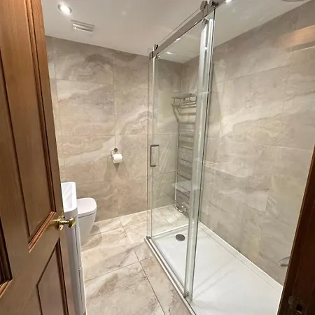 Apartment 1 Bed In Oc-95118